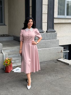 Платье розово-пудровое из вискозы