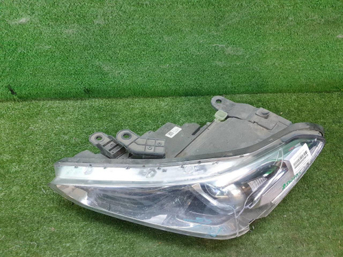 Битая Фара левая Genesis G70 (2017-2021) LED