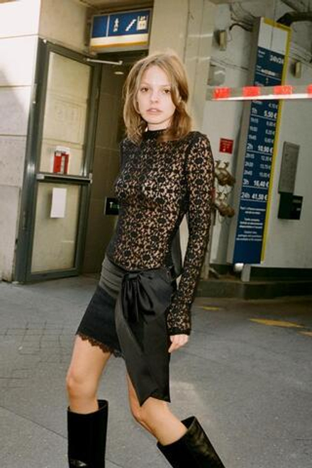 ZARA МИНИ-ЮБКА С КОМБИНИРОВАННЫМ КРУЖЕВОМ И БАНТОМ, ЧЕРНЫЙ