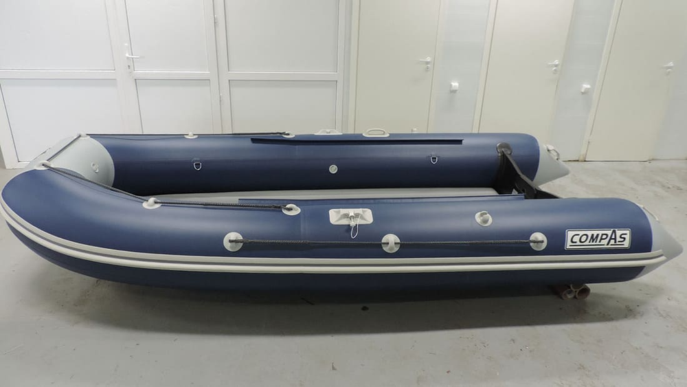 Лодка ПВХ COMPAS 400 + 4х-тактный лодочный мотор TOYAMA F40FEL-T-EFI