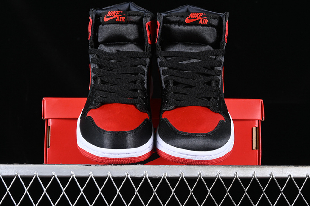 AIR JORDAN 1 HIGH OG SATIN BRED RED/BLACK