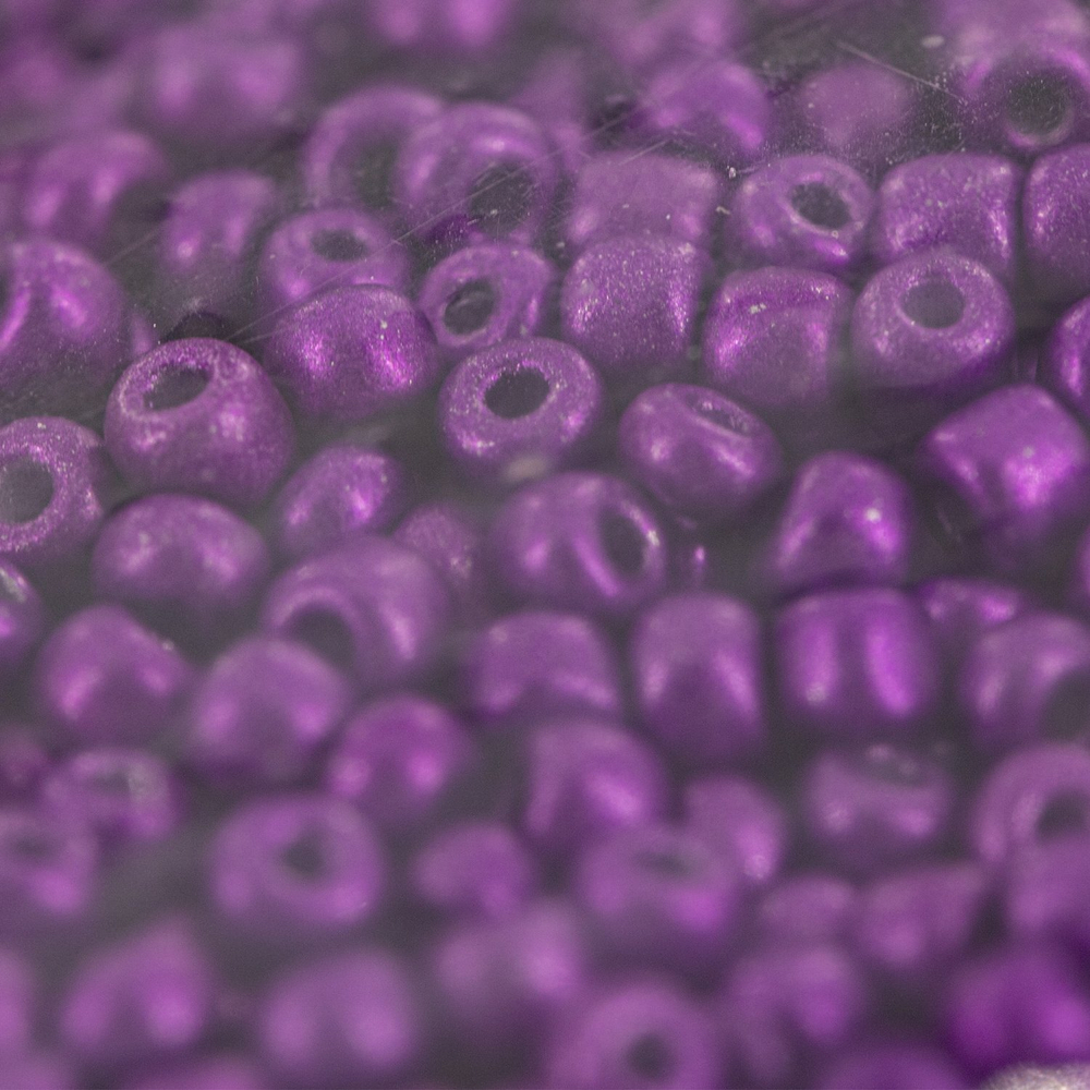 Бисер Alingar размер №6 вес 450 гр., фиолетовый металлик, непрозрачный, пакет