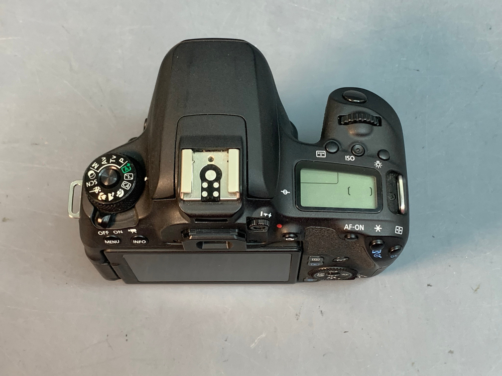 Canon EOS 77D 58.000 Кадров