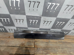 Накладка двери передней правой VW Touareg 3 18-нв Б/У Оригинал 760854940E