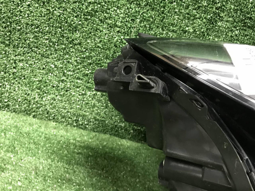 Фара правая Mazda CX-4 1 (2019-2024) LED