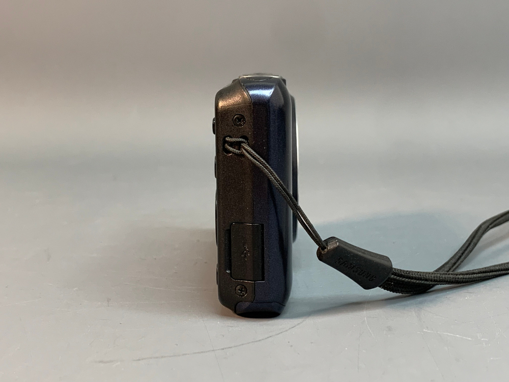 Samsung ES95 заряжается через micro usb
