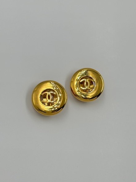 Клипсы с логотипом Chanel