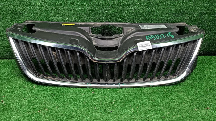 Решетка радиатора Skoda Rapid 1 (2012-2020)