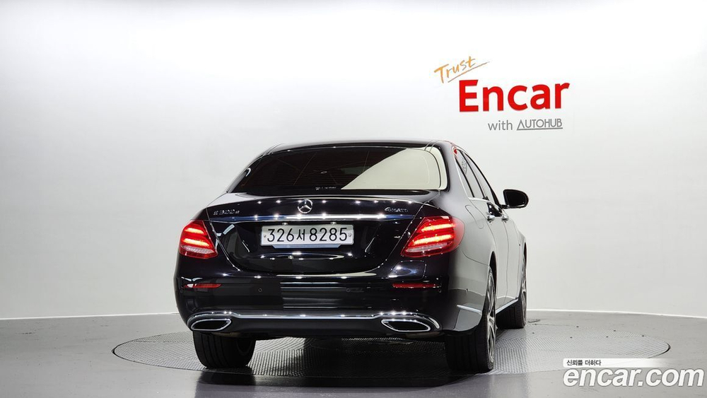 Mercedes-Benz E-Class W213 E300e 4MATIC Exclusive (05.2020)