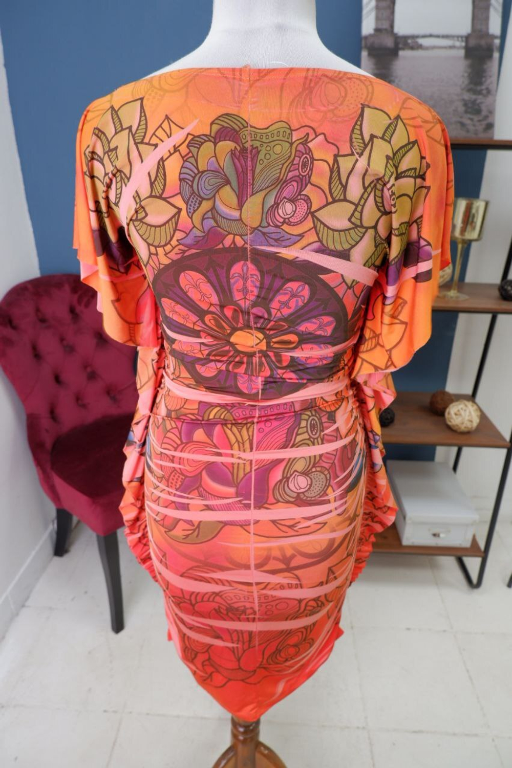 Платье с ярким рисунком, 42-44 размер