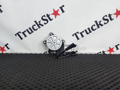 Моторчик стеклоподъемника правый 2023г.