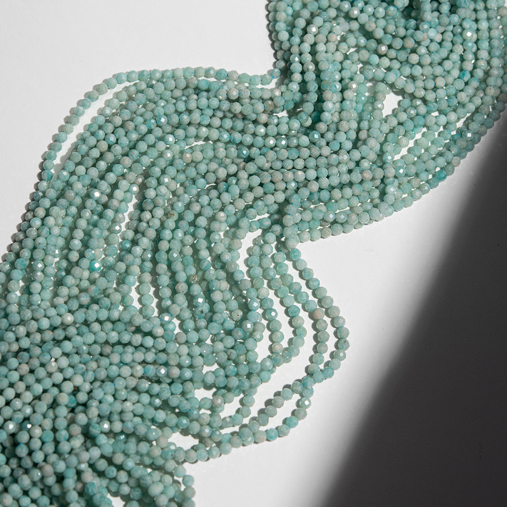 Амазонит натуральный, 3,4мм, шар, микроогранка