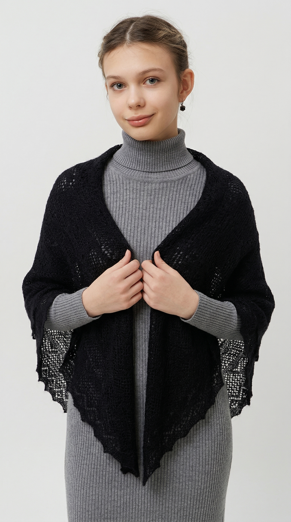 Оренбургский пуховый платок П4-120-07 черный