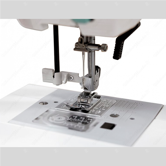 Швейная машина Janome HD6130