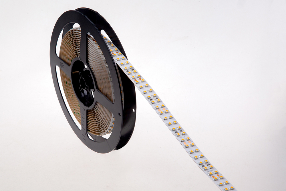 Лента светодиодная SMD тёпло-белая DC24V 19, 2W/m 3000K 1320Lm/m 240д/м CRI>95 IP20,  упаковка 5 метров,  ширина 15мм,  высота 2, 5мм,  самоклейкая