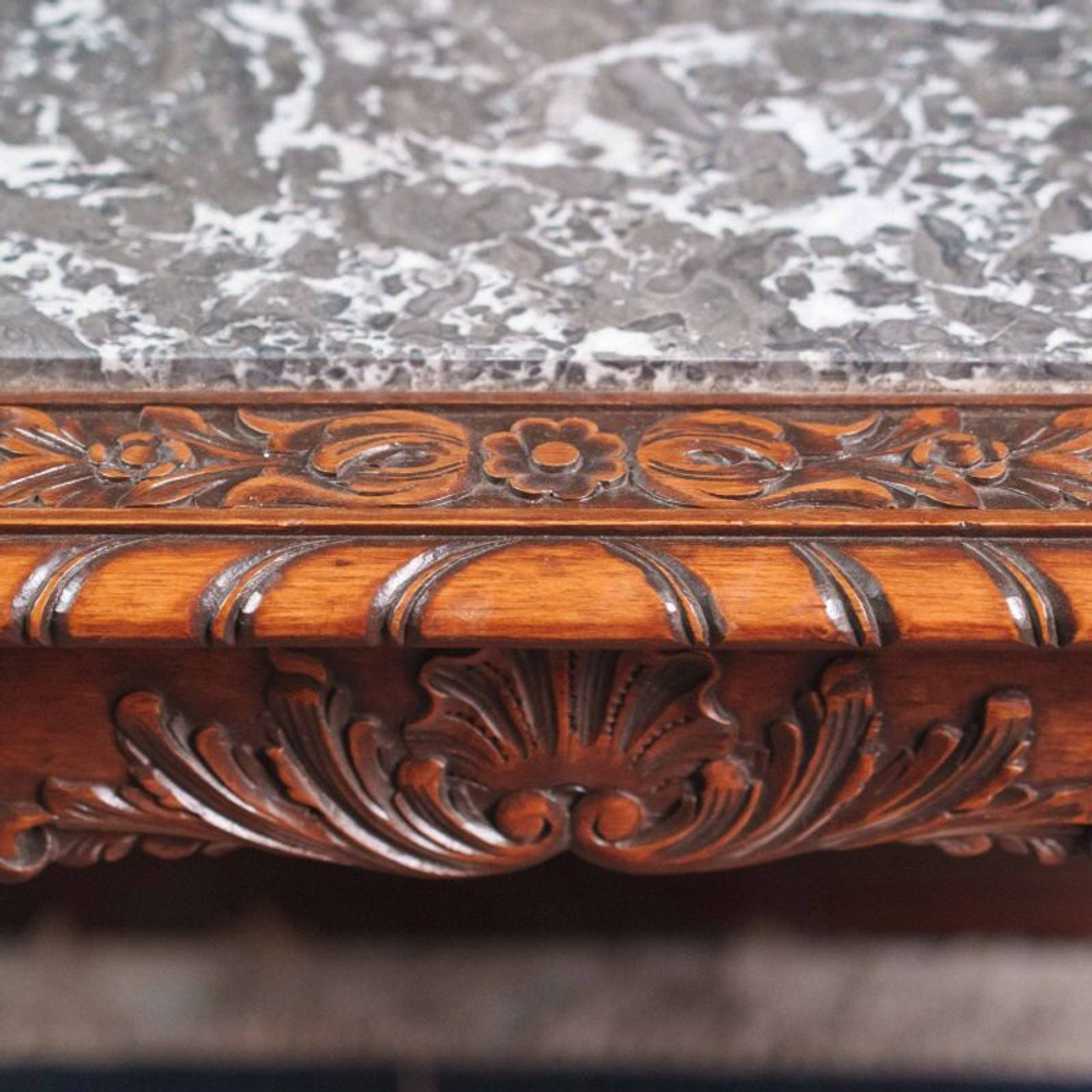 Стол в стиле чиппендейл