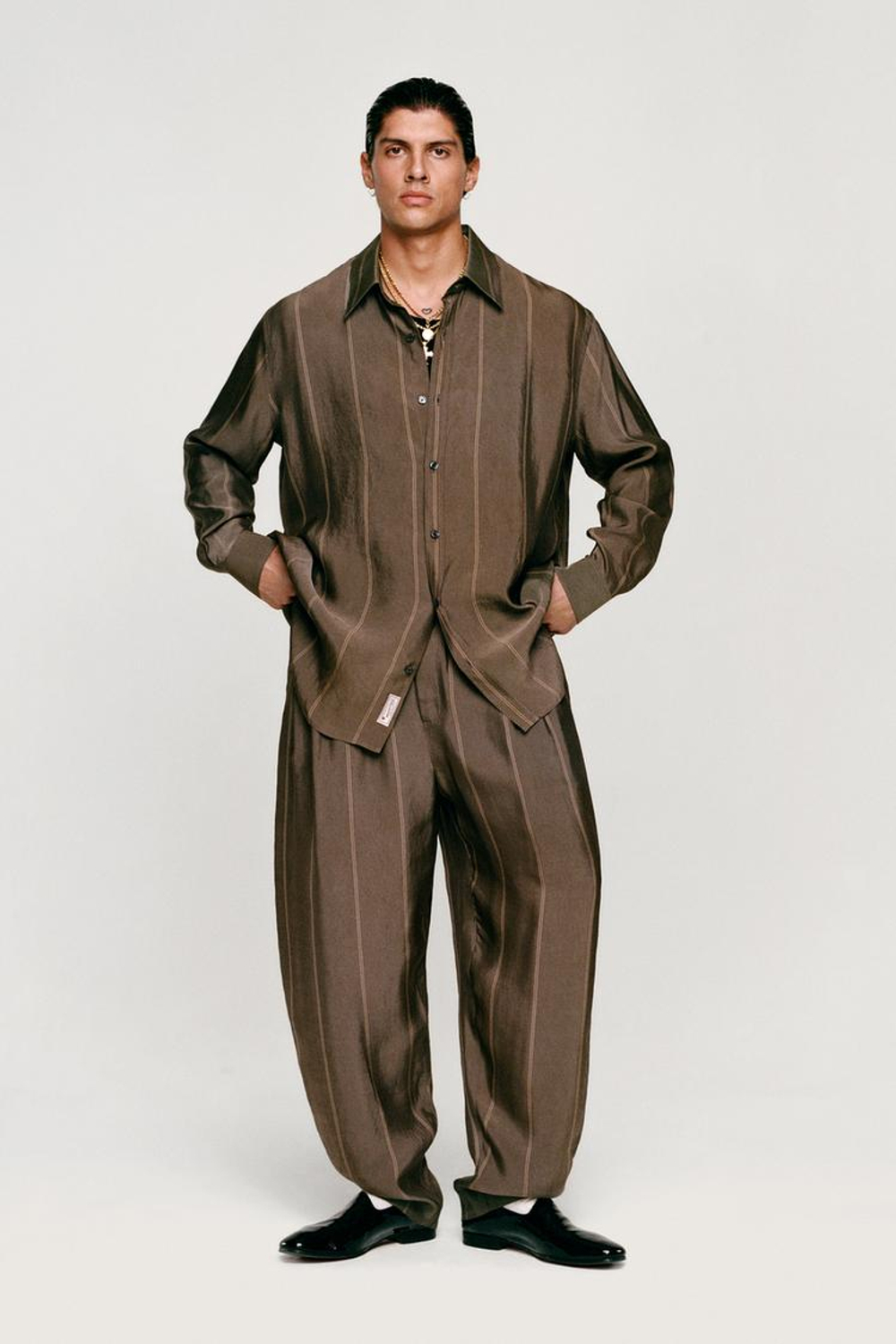 ZARA X WILLY CHAVARRIA РУБАШКА ИЗ ЖАККАРДА CUPRO, СЕРО-ЗЕЛЕНЫЙ