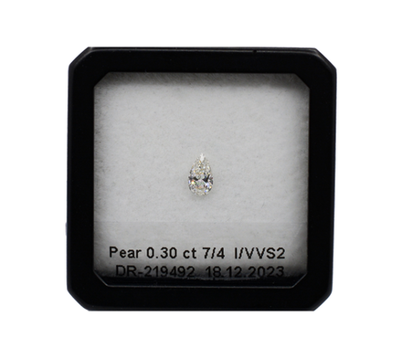 Бриллиант (груша 6.40 х 3.70 мм, 0.30 ct, 7/4)