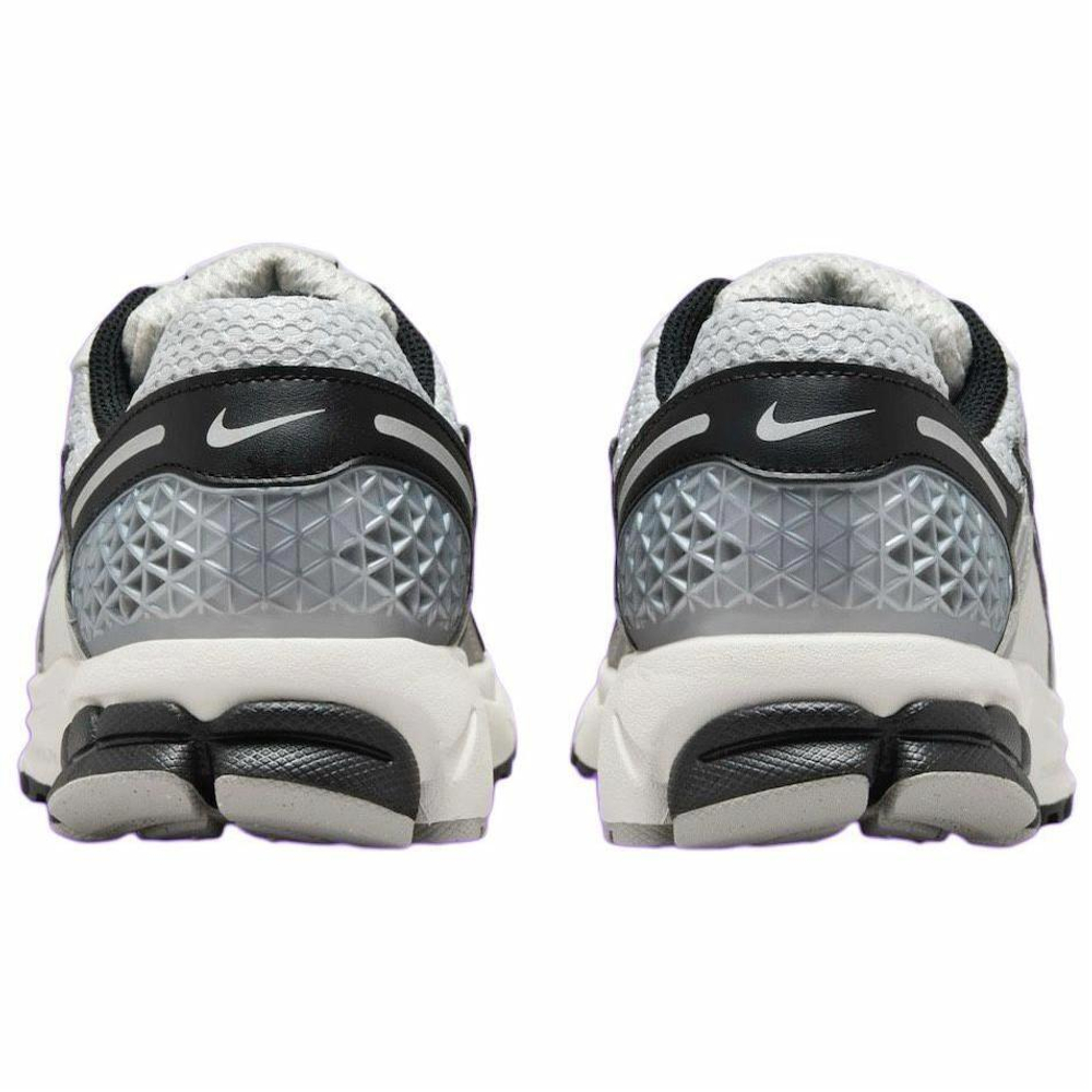 Кроссовки Nike Air Zoom Vomero 5 (Женская размерная сетка)