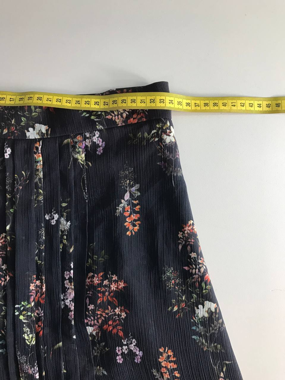 Юбка шелковая, маркировка S, визуально 44 размер