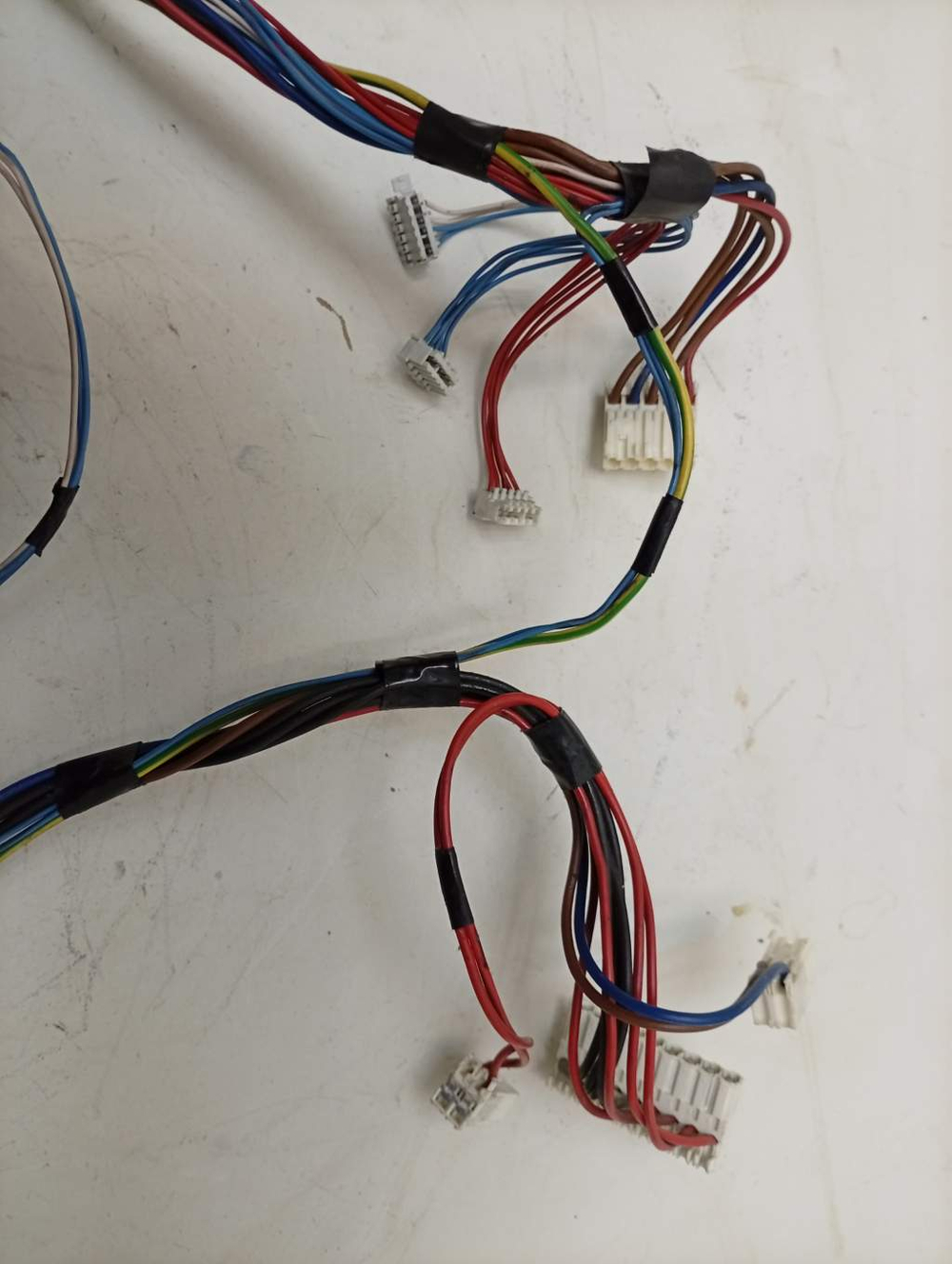 IWUE 4105 CIS кт28 Проводка для стиральной машины Indesit 160030890.01 б/у