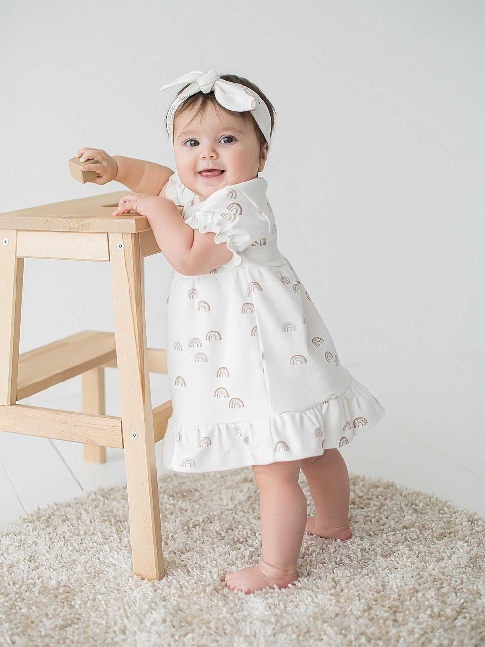 Платье с оборкой "Радуга" 0+