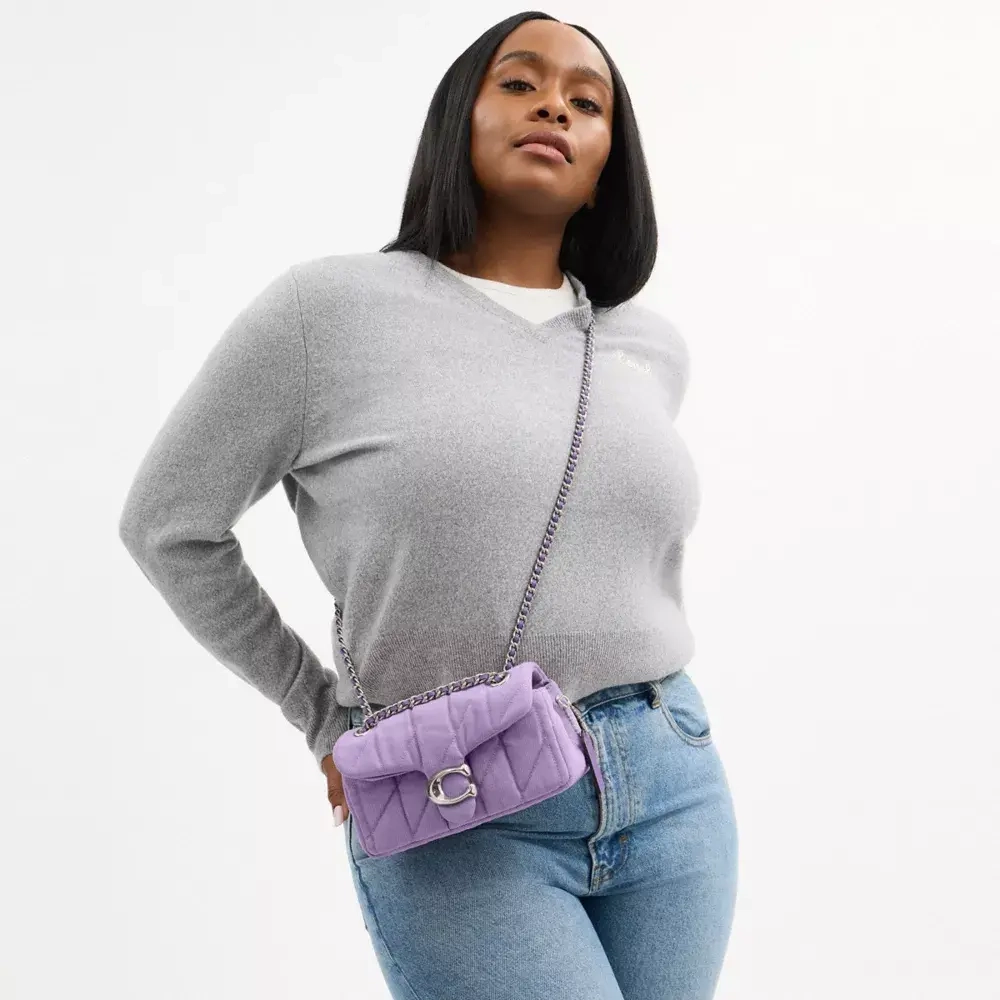 COACH СУМКА ЧЕРЕЗ ПЛЕЧО TABBY 20 С МЯГКОЙ ПОДКЛАДКОЙ, СИРЕНЕВЫЙ