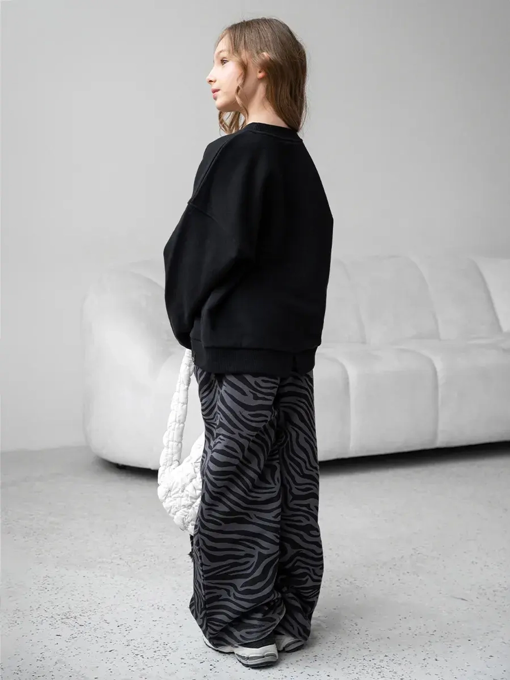 Спортивный костюм для девочки в школу