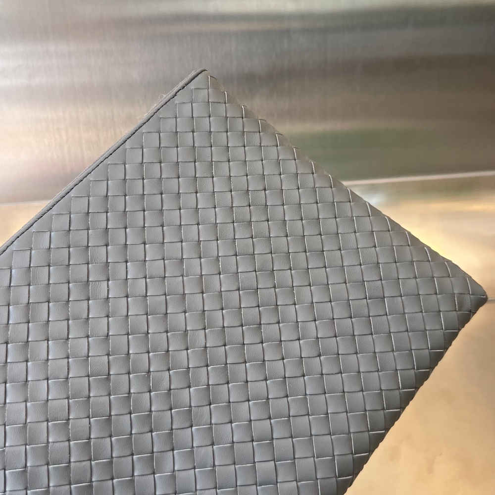 Bottega Veneta Pouch 30 cm