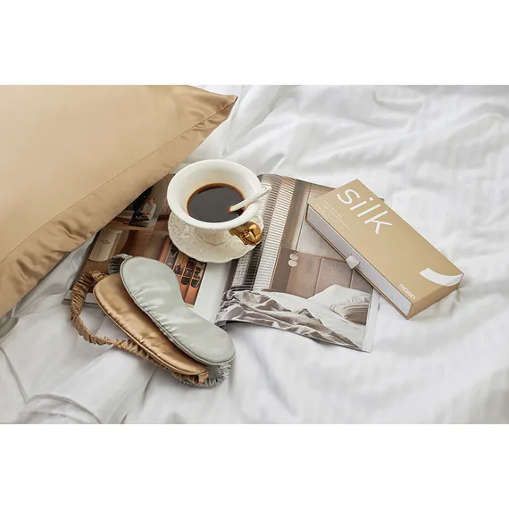 Маска для сна из натурального шелка светло-серого цвета из коллекции essential