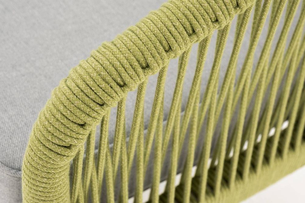 "Канны" диван 2-местный плетеный из роупа, каркас алюминий светло-серый (RAL7035) муар, роуп салатовый меланж круглый, ткань светло-серая
