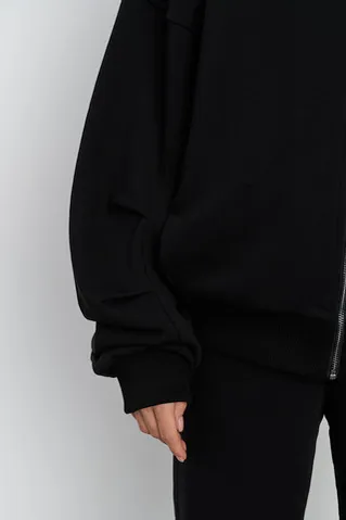 Худи на молнии с защипами на рукавах черного цвета