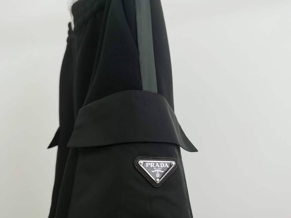Шорты Prada