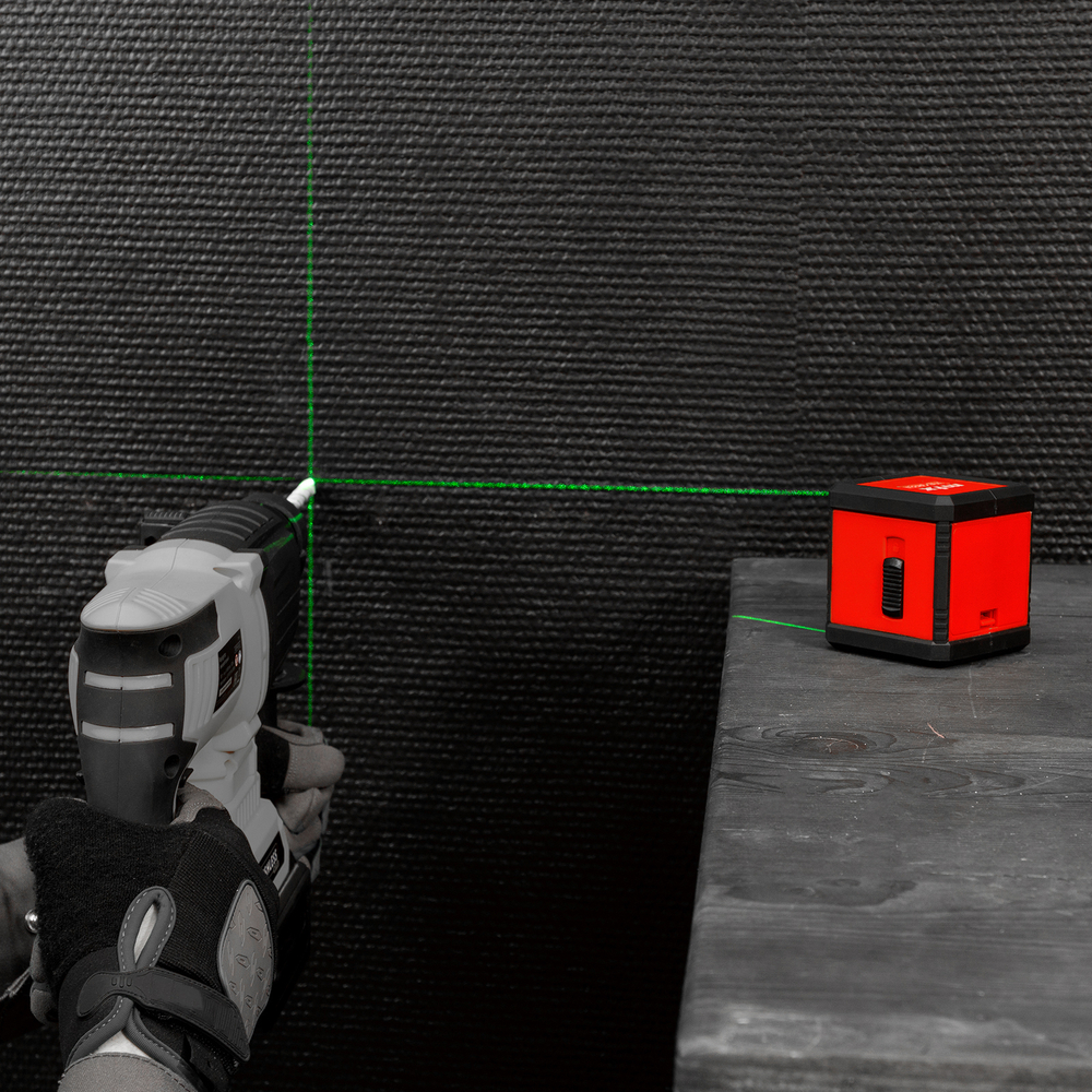 Лазерный уровень XQB GREEN Basic SET, 20 м, зеленый луч, батарейки, резьба 1/4" MTX