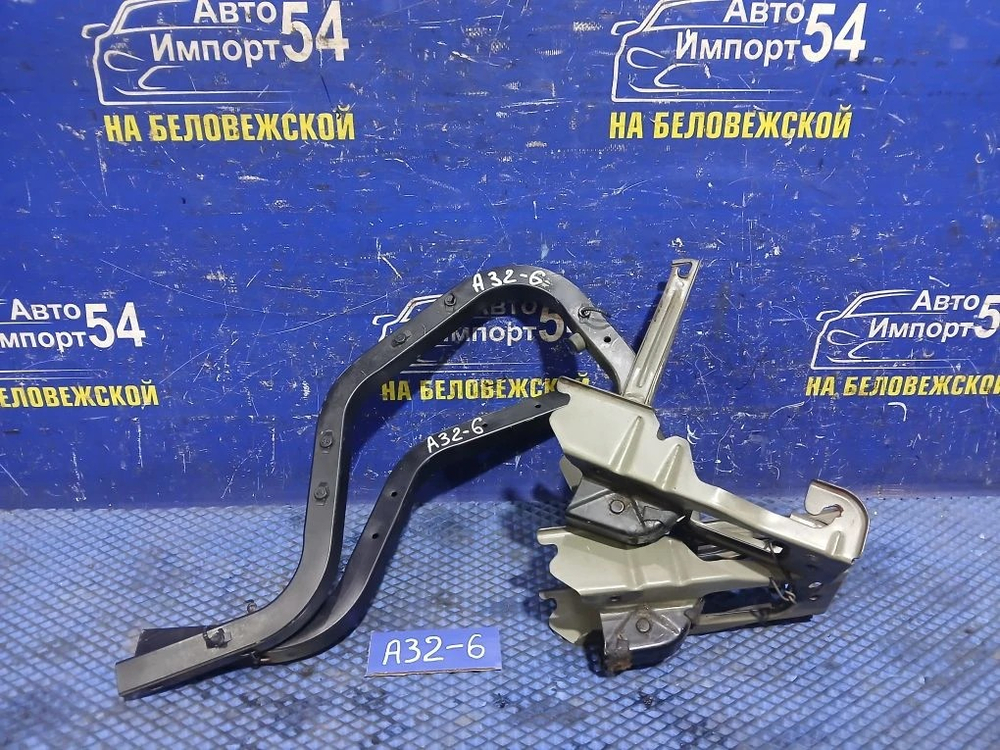 Петля багажника NISSAN CEFIRO 1994
