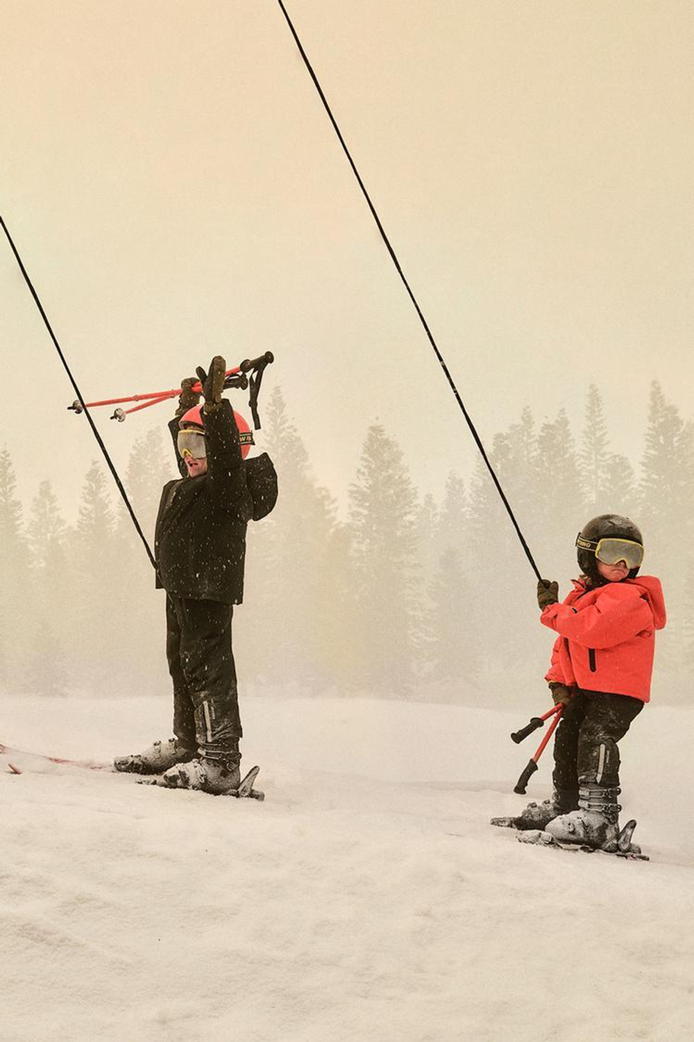 ZARA ВОДОНЕПРОНИЦАЕМАЯ И ВЕТРОЗАЩИТНАЯ КУРТКА RECCO®, ЧЕРНЫЙ