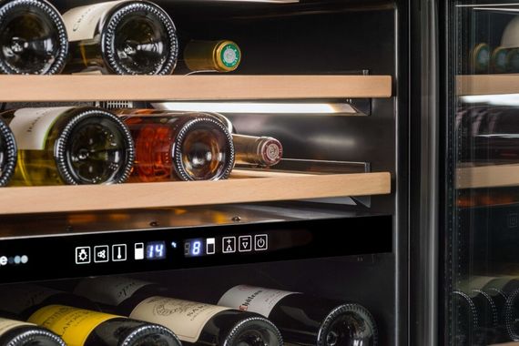 Винный холодильник Avintage AVU53TDZB1