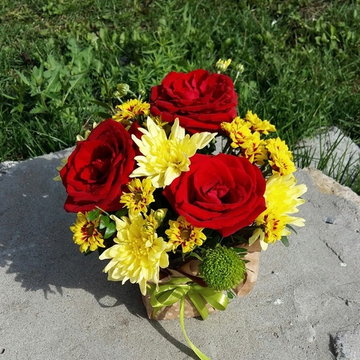 Композиция с красными розами