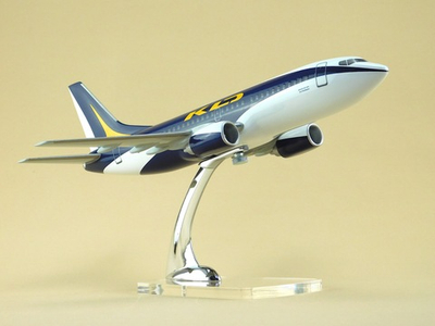 Модель самолета Boeing 737-300 (М1:100, KD Avia)