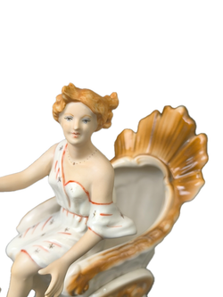 Фарфоровая статуэтка "Карета в облаках" Crown Regent