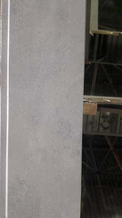 Входная металлическая дверь с зеркалом Лабиринт ACUSTIC (АКУСТИК) Муар серый / Зеркало Максимум Бетон светлый