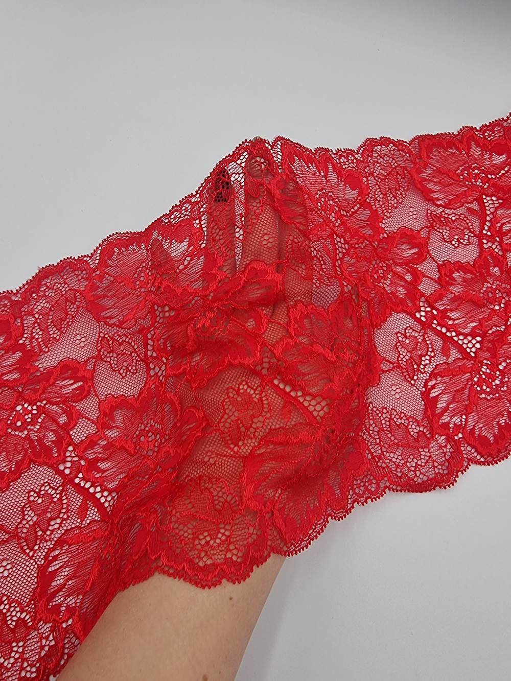Кружево эластичное красное КС75 (19 см)