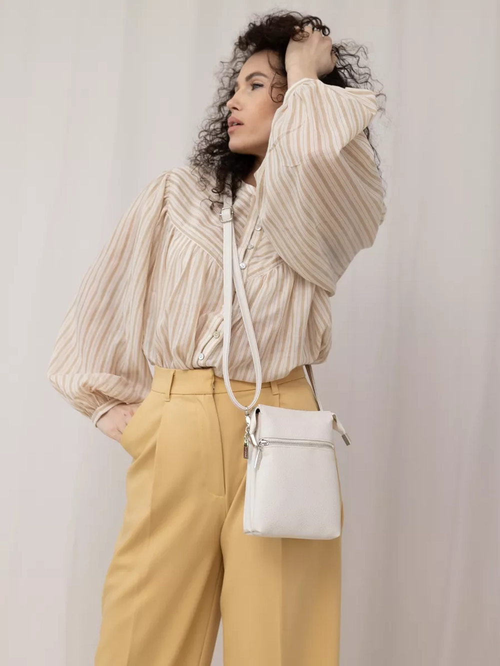 Сумка через плечо под телефон маленькая