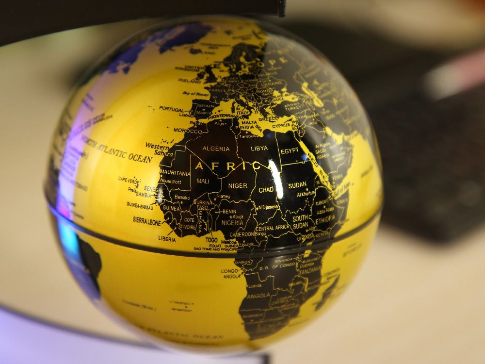 Everest Глобус левитирующий (парящий) на подставке