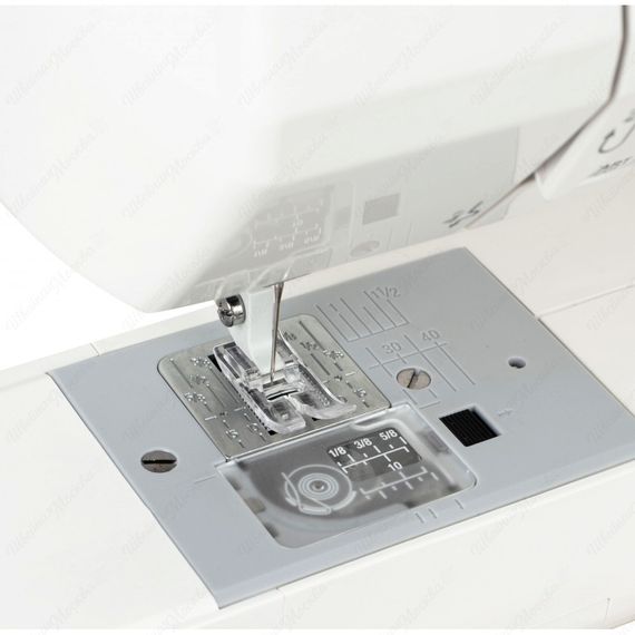Швейная машина Janome 3700