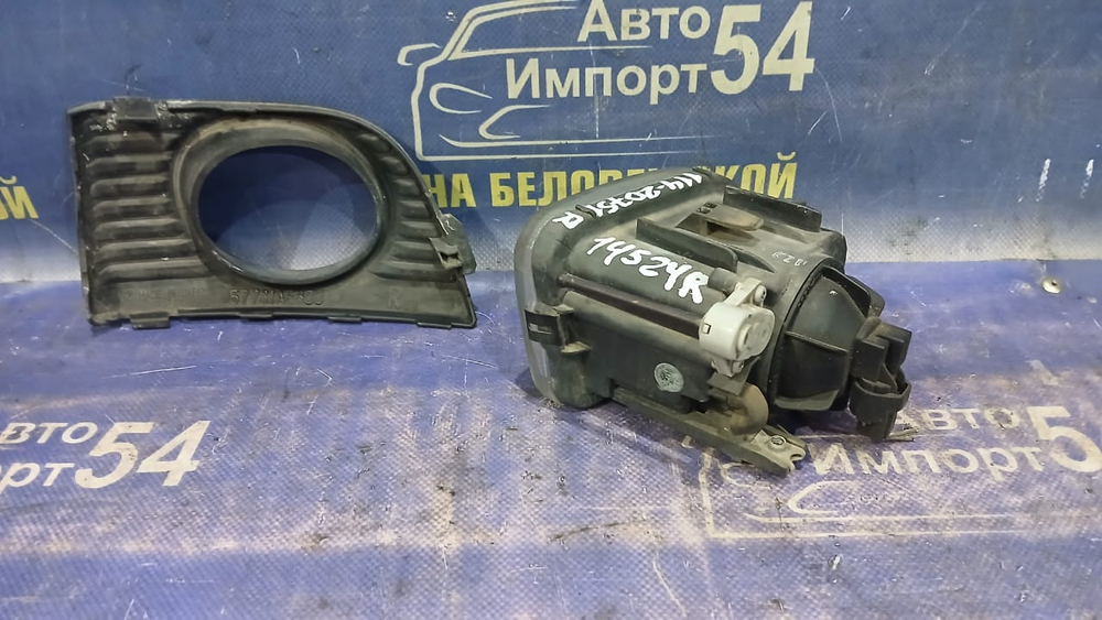 Туманка правая SUBARU LEGACY 2001-2003