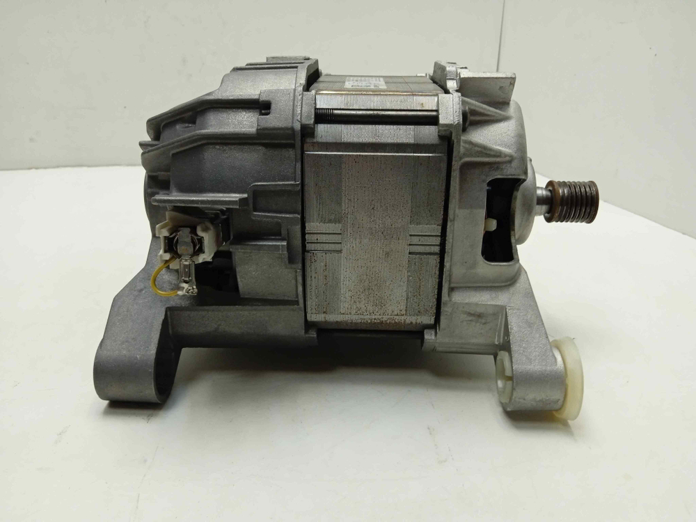 WIS24140OE/47 кт173 Двигатель 7 контактов для стиральной машины Bosch WIS24140OE/47 б/у