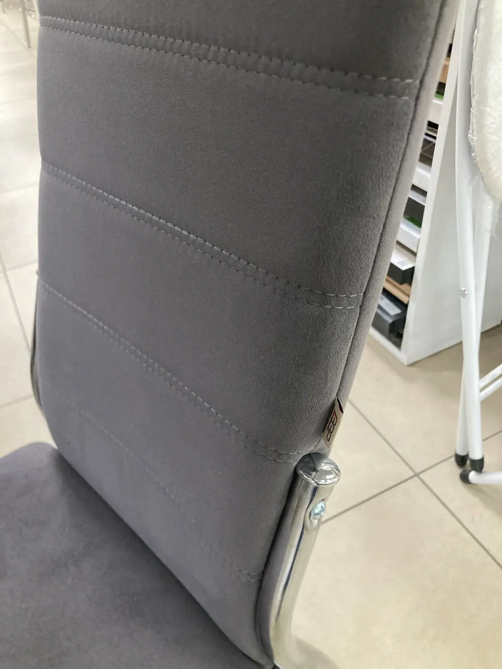 Стул Прага каркас хром квадрат Основание велюр графит