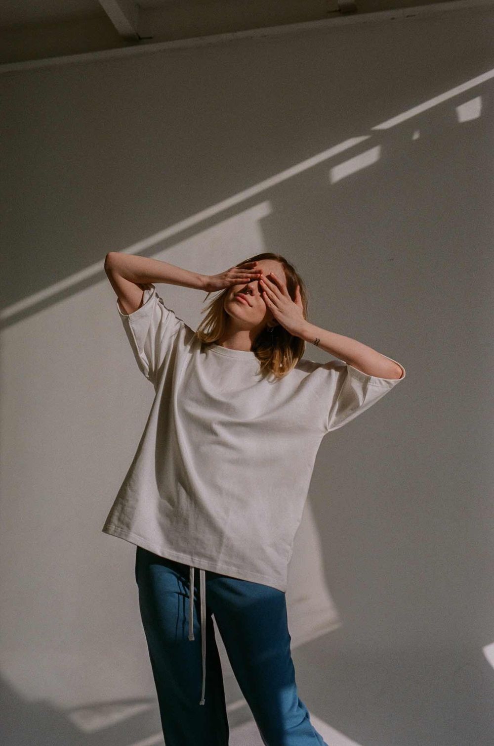 Футболка ONE TWO "T-SHIRT LOGO" Портовый туман