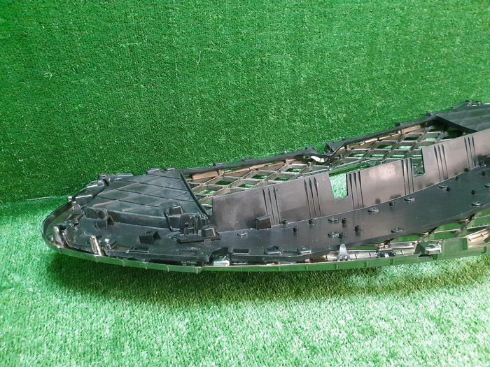 Решетка радиатора Genesis G90 (2018-2022)